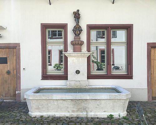 Brunnen